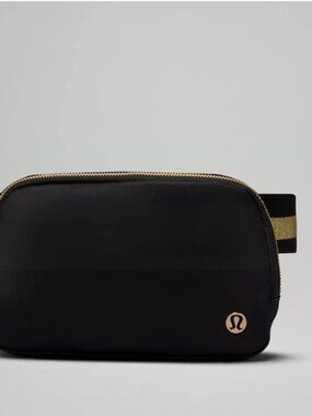 Lululemon NWT Limited Edition Everywhere Belt Bag Gold and Black MSRP $98